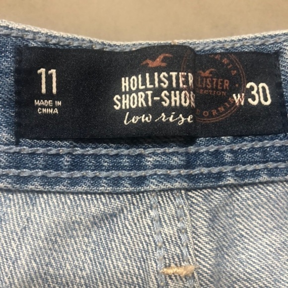 HOLLISTER Low Rise Crochet Jean Shorts - Picture 4 of 5